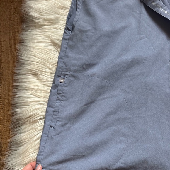 FIGS Rafaela Oversized Scrub Top In Heather Indigo - Picture 7 of 9